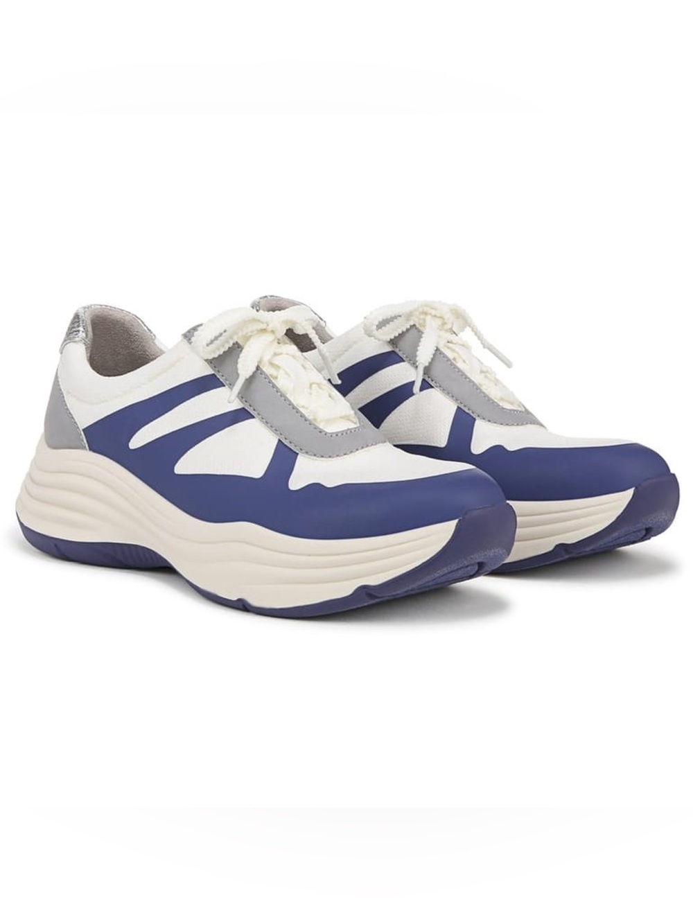 NWOT LIFESTRIDE Impulse Sneakers in Skipper Blue Stretch Fabric
Size 11